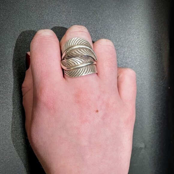 Karen Hill Tribe Fine Silver Wrap Around Tribal Leaf Ring - Picture 4 of 11
